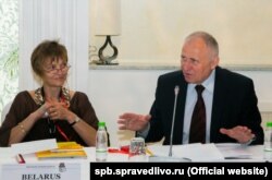 Марына Адамовіч і Мікола Статкевіч