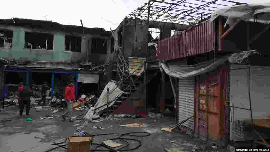 Быйыл 30-январда ушул эле соода түйүндө өрт чыгып, 108 күркө толугу менен өрттөнүп кеткен. Жалпысынан 145 соодагер жабыркаган. Мыйзамдуу иштеген 74үнө берүү жолдору каралууда.