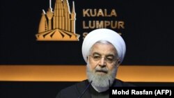 Իրանի նախագահ Հասան Ռոհանին ելույթ է ունենում Կուալա Լումպուրում ընթացող գագաթնաժողովի ժամանակ, 19-ը դեկտեմբերի, 2019թ.