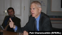 Стівен Пайфер (на архівному фото) не бачить ніяких перспектив для «плану Артеменка»