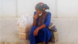 Aşgabatda 'aşa köp' hasaplanan çörek alyjylaryň elinden alynýar