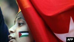 Франция -  Палестиначыл активисттердин Париждеги демонстрациясынан. 3-июнь 2010-жыл.