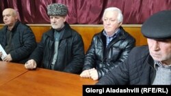 Гуьржийчоь -- Гуьржийн эскархоша, цхьанна герз а тухуш, шайн юьртахой дIалецначул тIаьхьа Iедалшкара жоьпаш хаза лууш бу ПIаьнгазара бахархой. ГIур. 27, 2017.