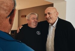 Хорватський генерал Йосип Луцич (праворуч) разом з ветеранами