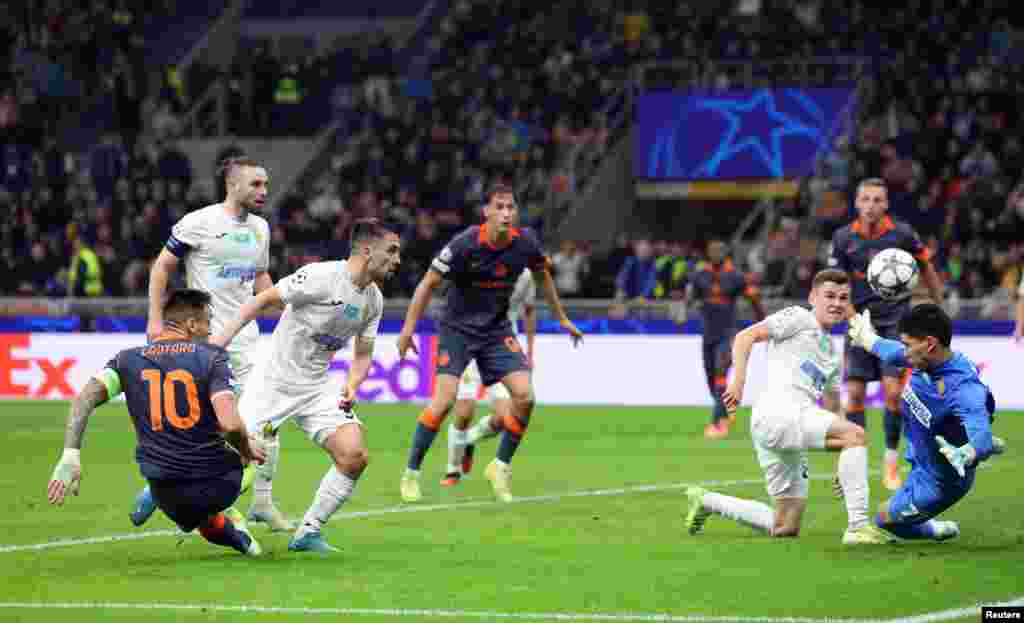 Ал ойынның 45-минутында "Интердің" аргентиналық ойыншысы Лаутаро Мартинес (10-нөмерде) есеп ашып кетті. 