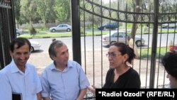 Қабл аз шурӯи муҳокима. Хуҷанд, 25-уми августи соли 2011