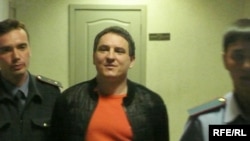 Алексей Соколов в коридоре Ленинского районного суда 2 августа 2009 года