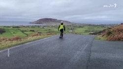 ایرلینډۍ فعالې د خودکشۍ زیانونو په اړه د پوهاوي لپاره پر سکېټ بورډ اوږد مزل کړی