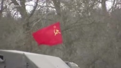 Ռուսաստանի ՊՆ-ն տեսանյութ է հրապարակել, որտեղ երևում է, թե ինչպես է ռազմական ավտոշարասյունը ընթանում սովետական դրոշով