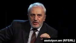 Արամ Մանուկյանը «Ազատության» ստուդիայում, արխիվ: