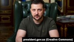 Володимир Зеленський зауважує, що є загроза для кожної з європейських країн, оскільки Росія робить ставку на політичний хаос. 