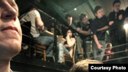 Станислав Кучер: «Сейчас молодежь от телевидения отвернулась в принципе. Поэтому даже нам было достаточно сложно, даже те ребята, которые приходили в клуб, они приходили в клуб, потому что они привыкли туда приходить и там спорить о политике»