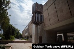 Бишкектеги Гапар Айтиев атындагы көркөм сүрөт музейинин сырткы көрүнүшү.