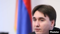 Armenia -- Deputy Prime Minister Armen Gevorgian at a press cohference, 15Jan, 2009 