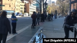 ԱՄՆ - Հերթ Նյու Յորքի սուպերմարկետներից մեկի դիմաց, 11-ը ապրիլի, 2020թ.