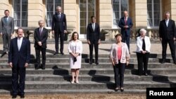 "Чоң жетинин" каржы министрлери  жана  ири каржы уюмдарынын өкүлдөрү Лондондо өткөн жыйындан кийин. 5-июнь, 2021-жыл. 