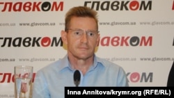 Адвокат Михаил Кушпель на пресс-конференции в Киеве, 16 сентября 2016 г.