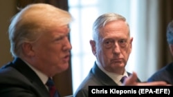 رئیس جمهور ترمپ از جیم متیس، وزیر دفاع پیشین امریکا انتقاد کرد و گفت که متیس کار درست در افغانستان انجام نداد و به همین دلیل از او خرسند نیست.