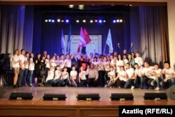 Гала-концерт күренеше