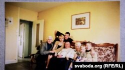 З родиною сина у Франції