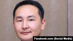 Айбек Мырза.