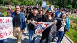 Участники акции протеста в Алматы в День единства народа Казахстана. 1 мая 2019 года. Иллюстративное фото.