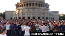 Еревандағы күндізгі шеру. 24 маусым 2015 жыл.