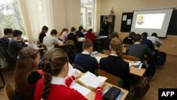 Урок української літератури у школі в Донецьку, 2016 рік