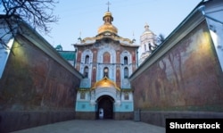 Святі ворота – головний вхід до Києво-Печерської лаври