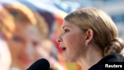 Юлия Тимошенко Киевдин аянтындагы митингде сүйлөп жатат. 29-март, 2014-жыл.