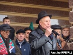 Әзһәр Шакиров Хәтер көнендә. 2010 ел