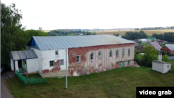 Түбән Бәрәскәдәге иске мәчет бинасы