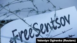 Олег Сенцовго боштондук сураган акция дүйнөнүн көптөгөн шаарларында өтүп жатат.