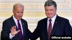 Як заявляє Андрій Деркач, Джо Байден запропонував Петрові Порошенку 1 мільйон доларів за заміну генерального прокурора