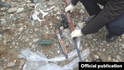 Кылмыштуу топтон алынган курал. Ош шаары. Ноябрь, 2020-жыл. Иллюстрациялык сүрөт.