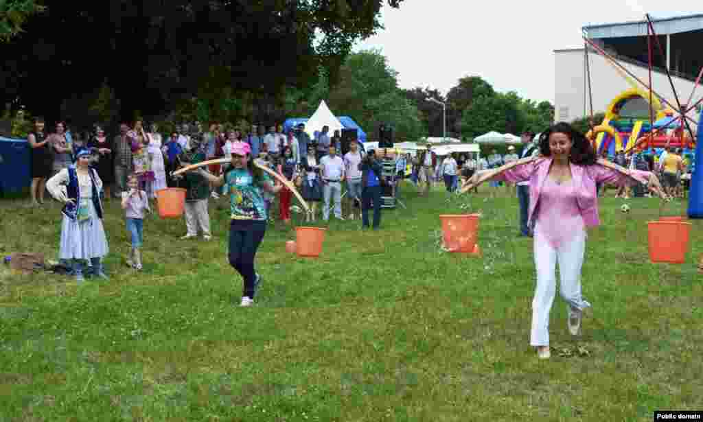 Көянтә-чиләк белән су ташу