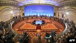 Архивное фото зала заседаний Пятого раунда мирных переговоров по Сирии, проходивших в Астане в июле 2017 года