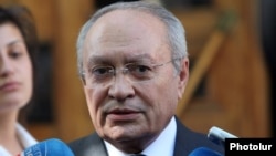 Armenia -Outgoing Prosecutor-General Aghvan Hovsepian speaks to journalists in Yerevan, 13Sep2013.