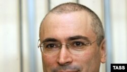 Правозащитники отмечают, что процесс по делу ЮКОСА приобрел все черты «Процесса» Кафки