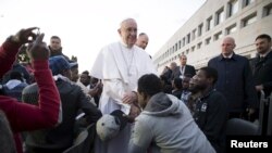 Հռոմի Պապ Ֆրանցիսկոս առաջին, արխիվ