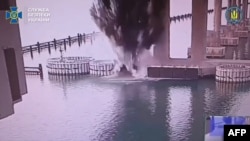 Подрыв опоры Керченского моста в результате спецоперации Службы безопасности Украины. Скриншот с видео СБУ от 3 июня 2025 года