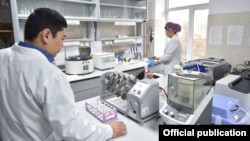 Коронавирусту аныктаган лаборатория. Бишкек.
