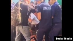 Алматыдағы балалар үйін Қонаев қаласына күштеп көшіріп жатқаны туралы әлеуметтік желіде тараған видеодан скриншот. 21 шілде, 2025 жыл.