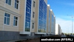 Türkmenabadyň täze ýaşaýyş jaýlary (arhiwden alnan illýustrasiýa suraty)