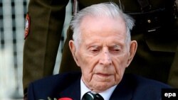 Гарри Пэтч похоронен в английском городе Сомерсет