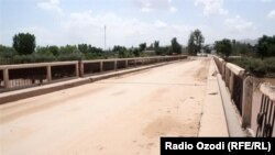 Сурхоб өзені үстіндегі көпір.