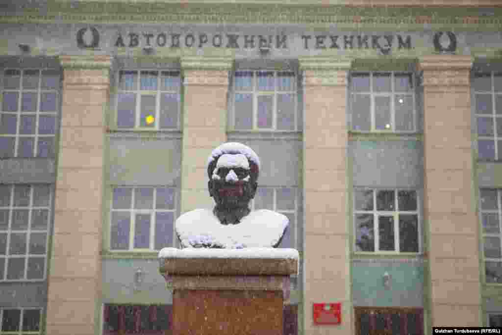 Бишкек шаарына жылуулук бүгүнтөн тарта бериле баштайт.