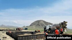 Жаңжалдан курман болгон 36 жарандын үй-бүлөсүнө үй салына баштады.