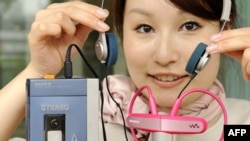 Первая модель кассетного плеера Walkman