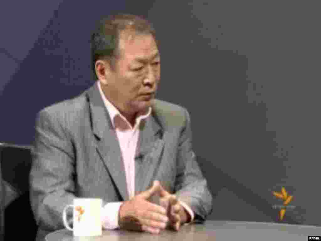 Алманбет Матубраимов&nbsp;(13-декабрь 1993-жыл &mdash;&nbsp;14-декабрь 1993-жыл), өкмөт башчынын милдетин аткаруучу